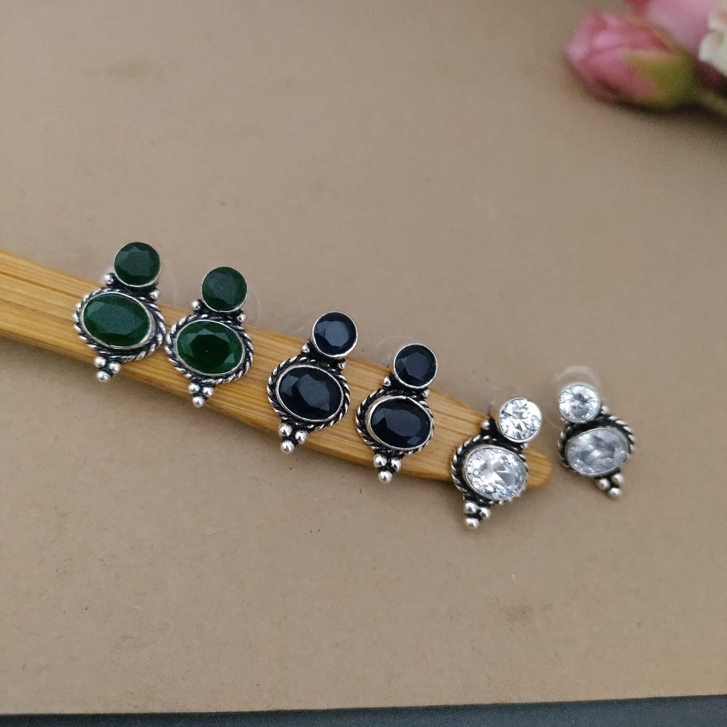 Round type 2 stone earring