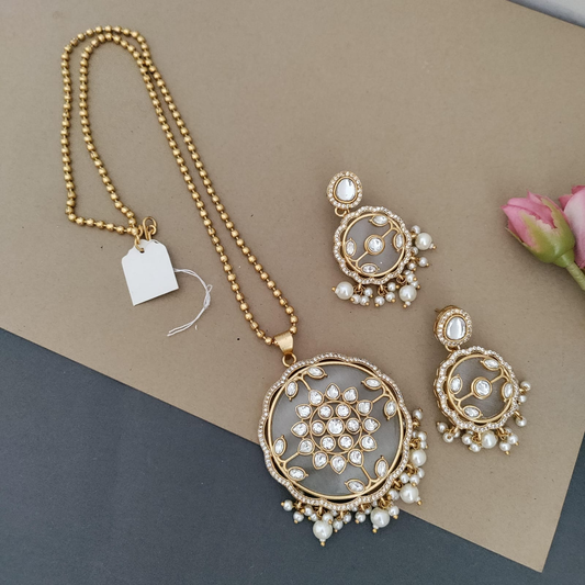 Exclusive Round stone pendant Kundan work pendant chain