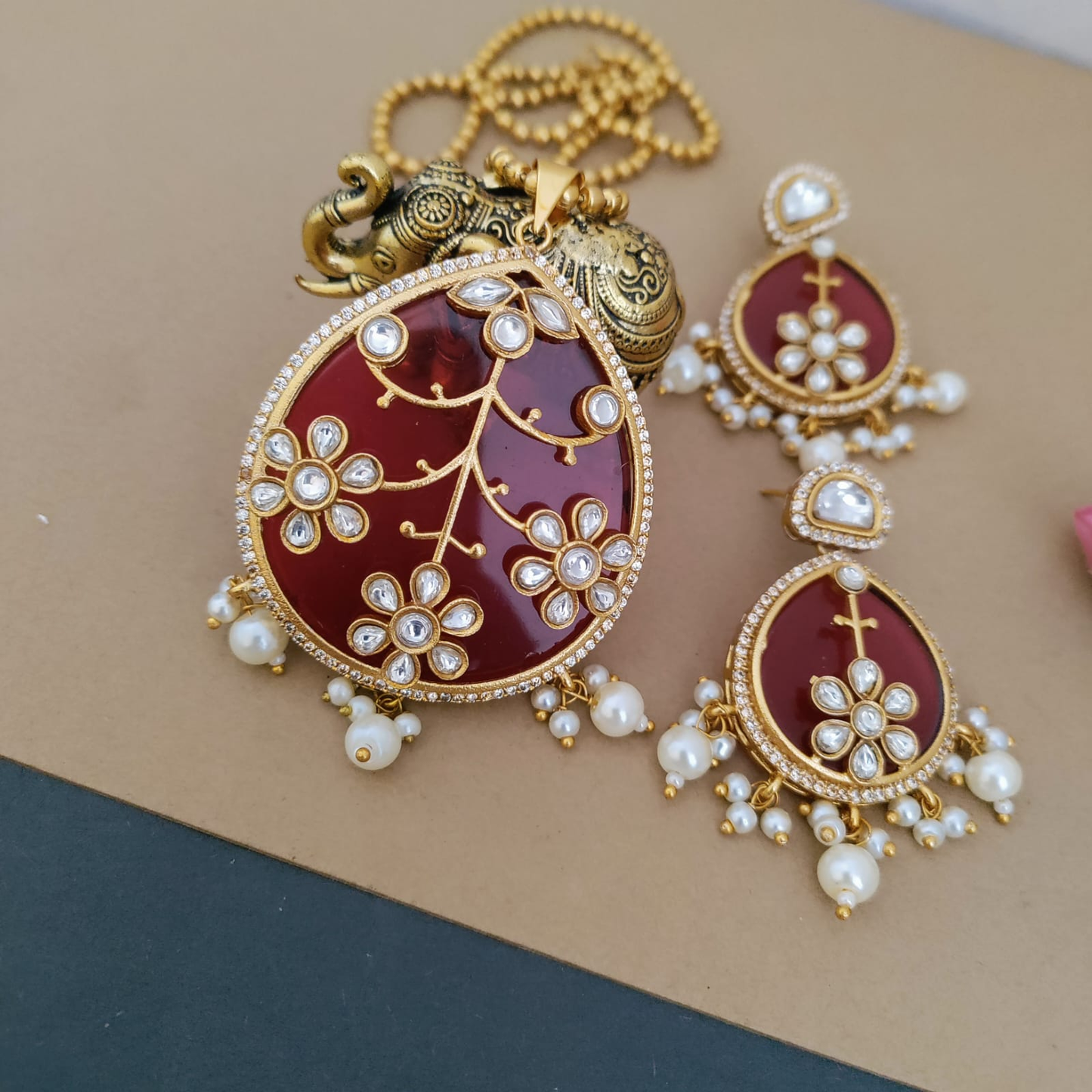 Drop shaped Exclusive Kundan work pendant chain