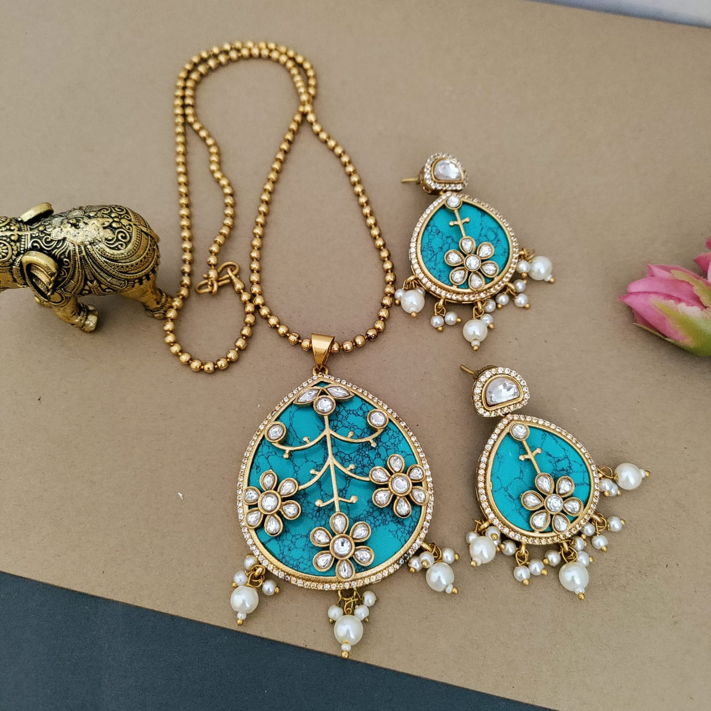 Drop shaped Exclusive Kundan work pendant chain