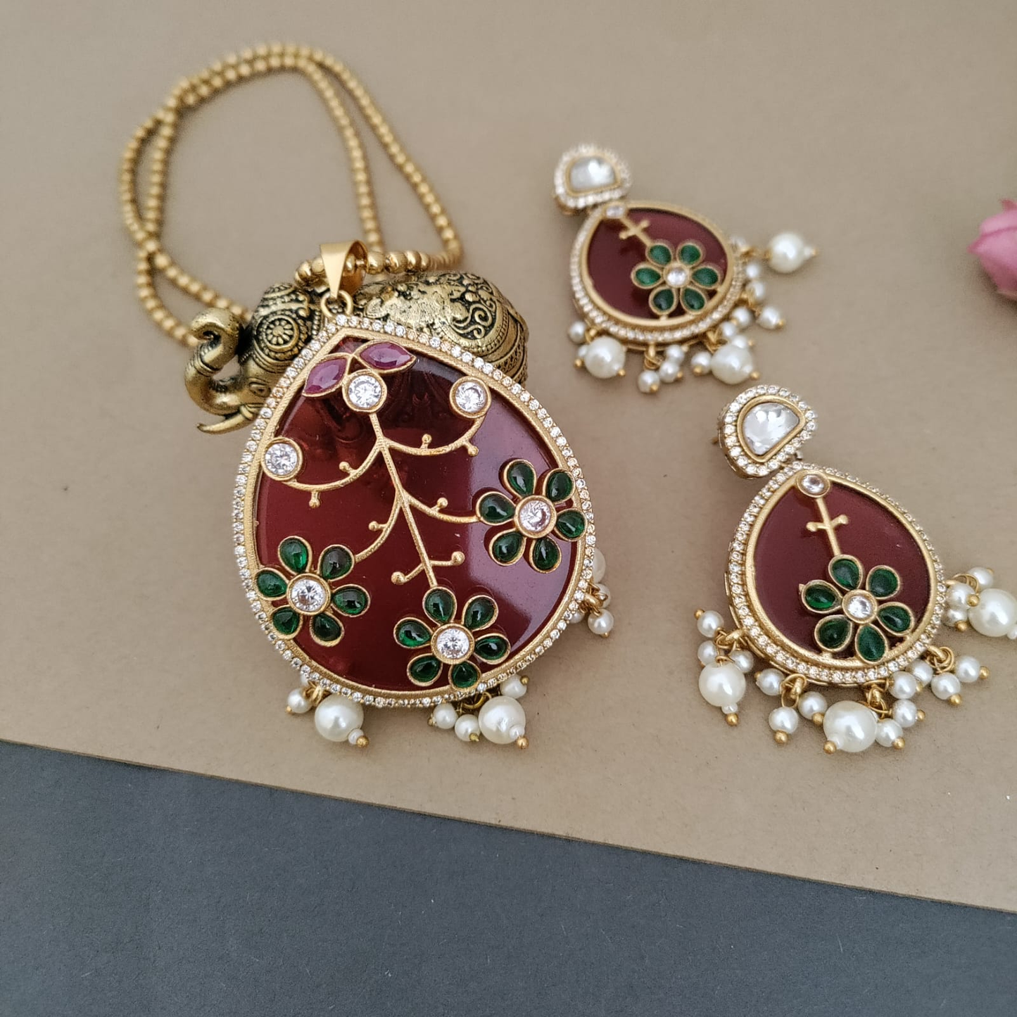 Drop shaped Exclusive Kundan work pendant chain