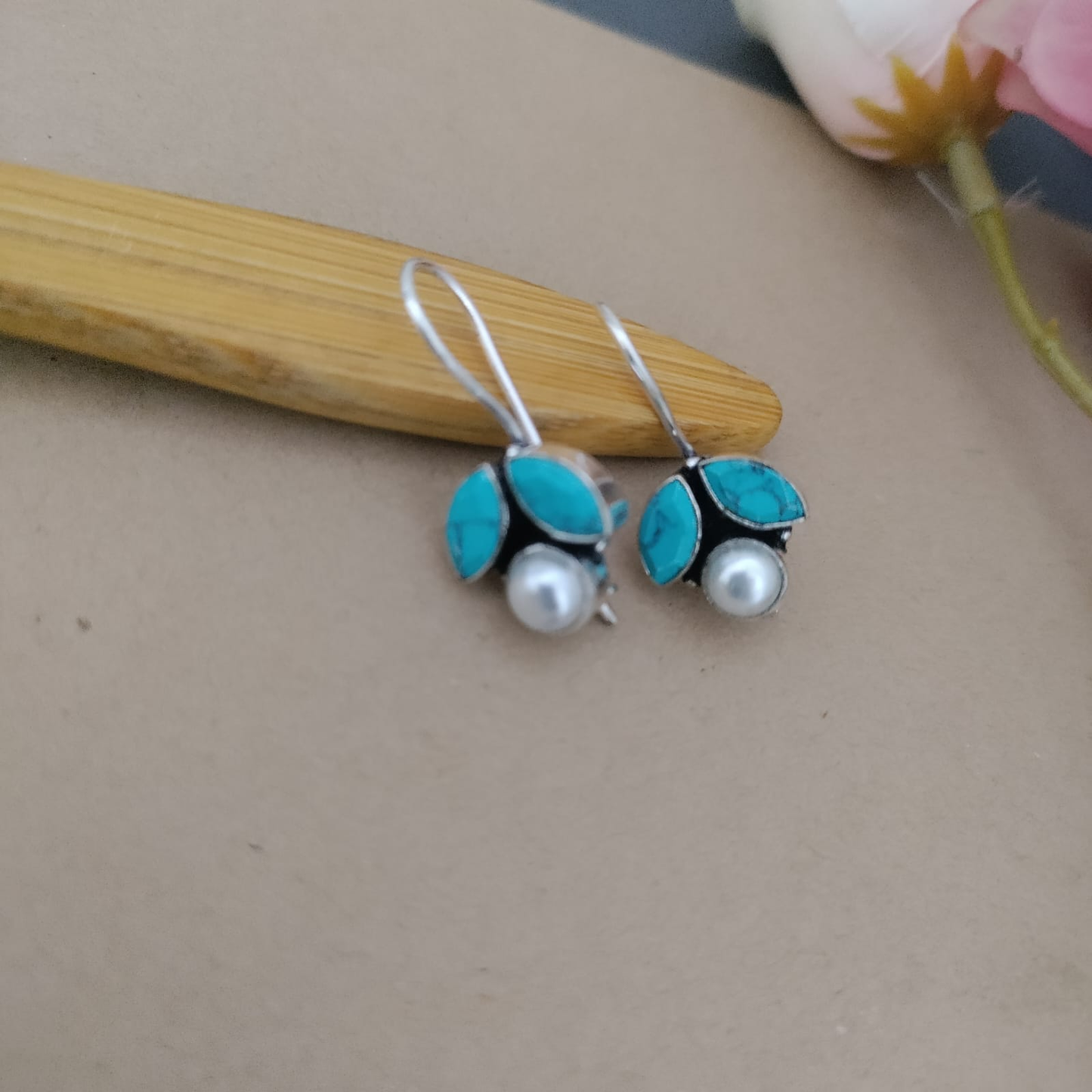 3 Stone with pearl earring