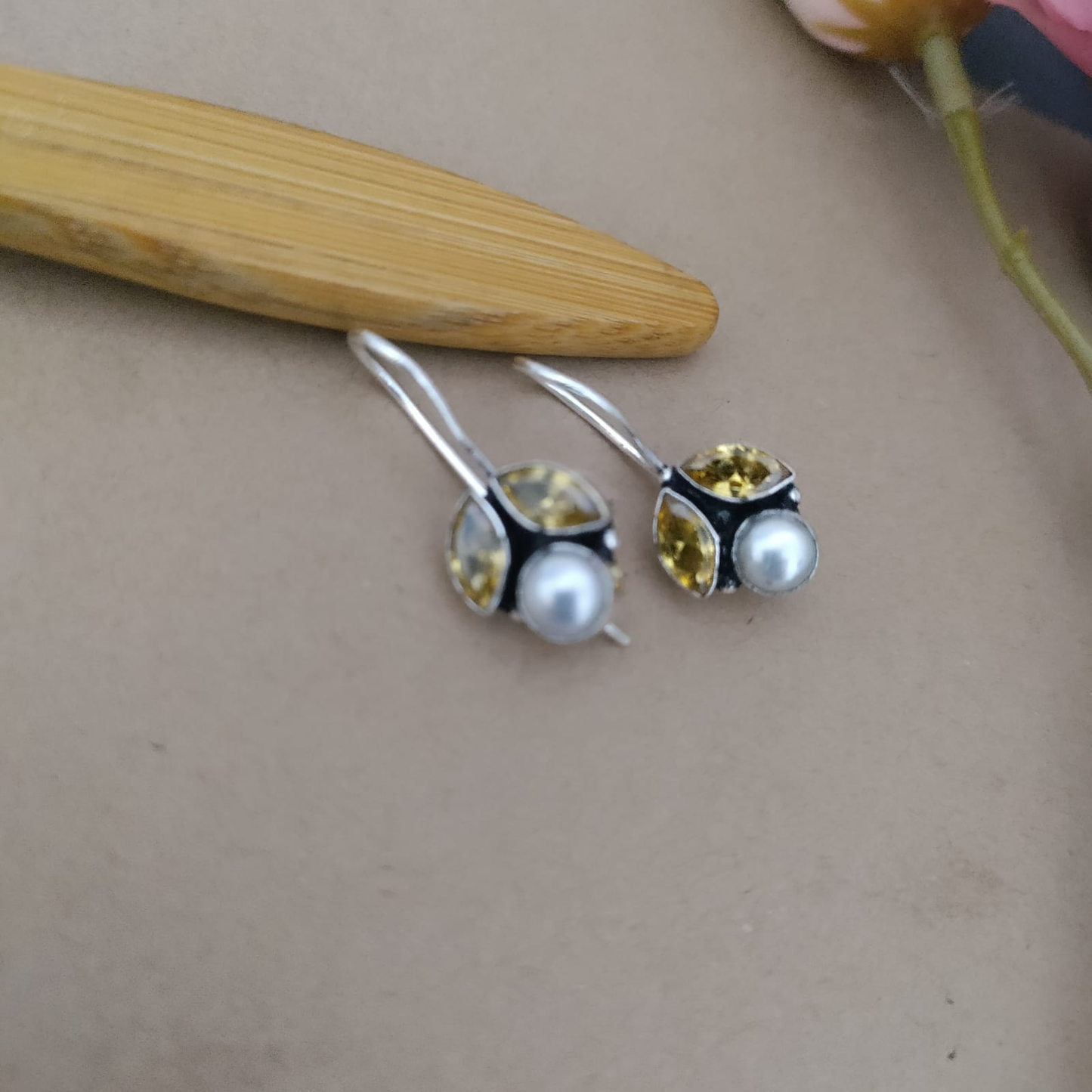 3 Stone with pearl earring