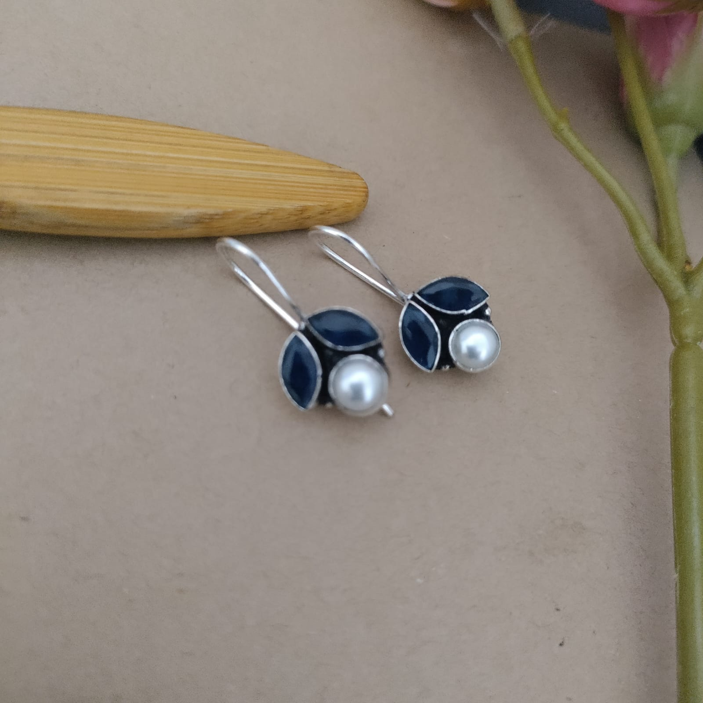 3 Stone with pearl earring