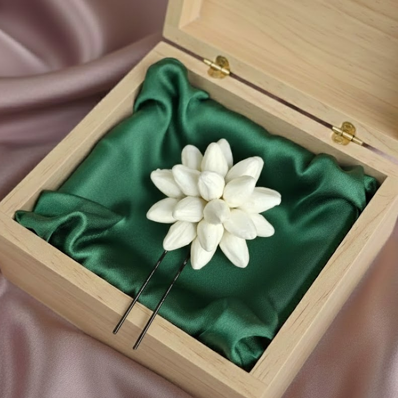 Realistic Jasmine Bud U pin