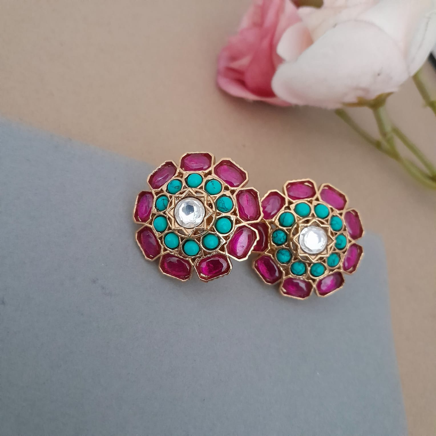 Round Jadau kundan stud