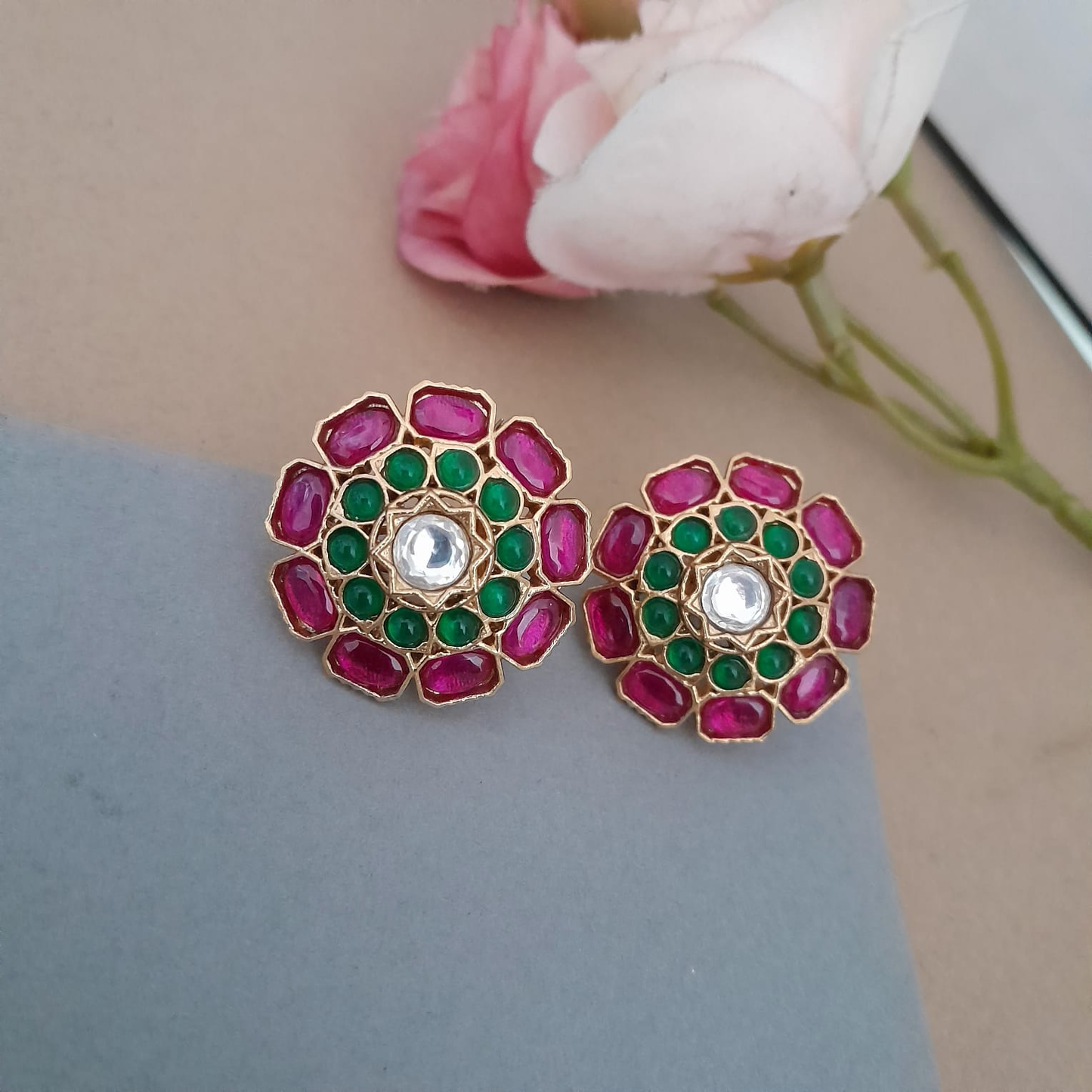 Round Jadau kundan stud