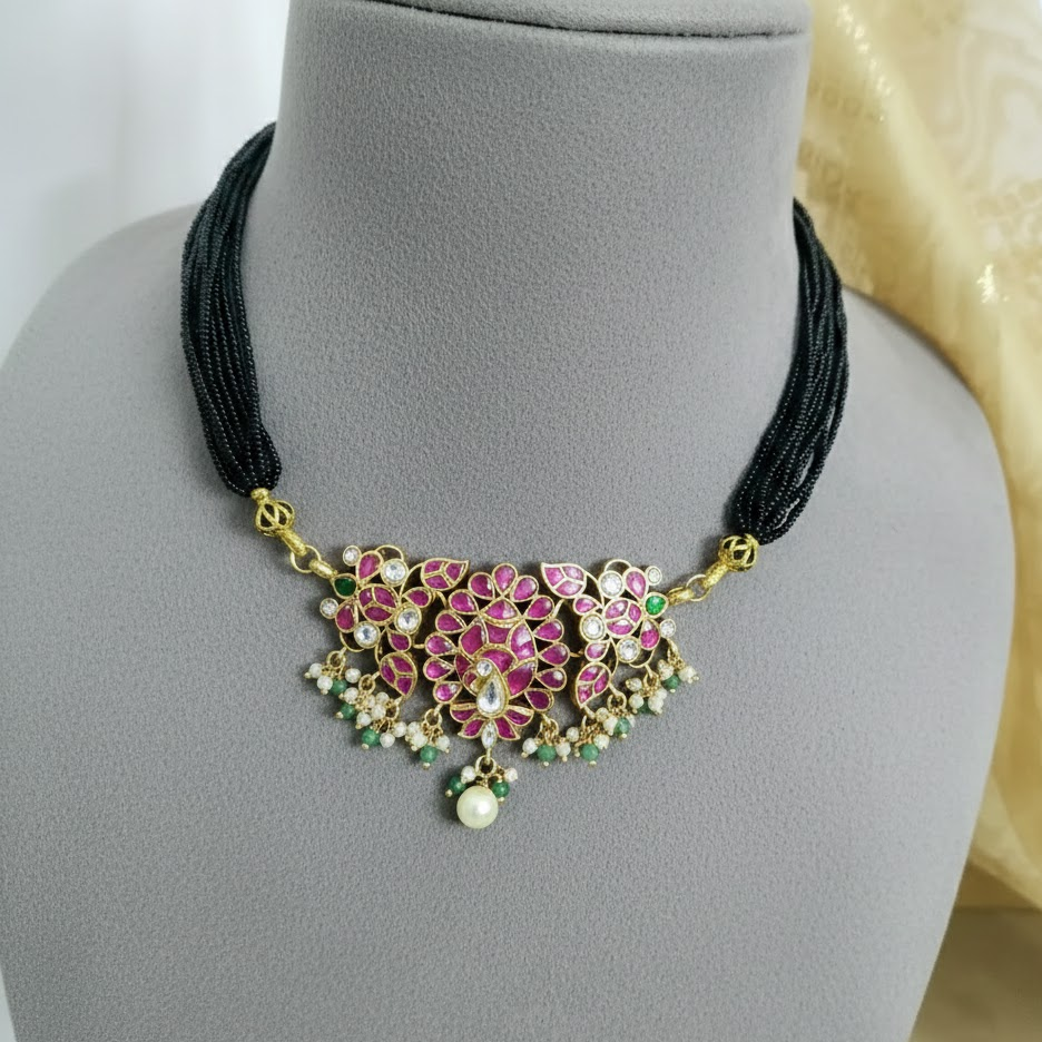 Jadau golden chocker set