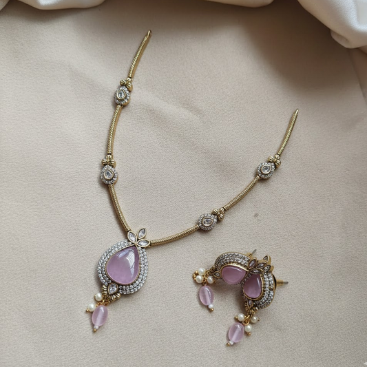 Victorian finish slim necklace set