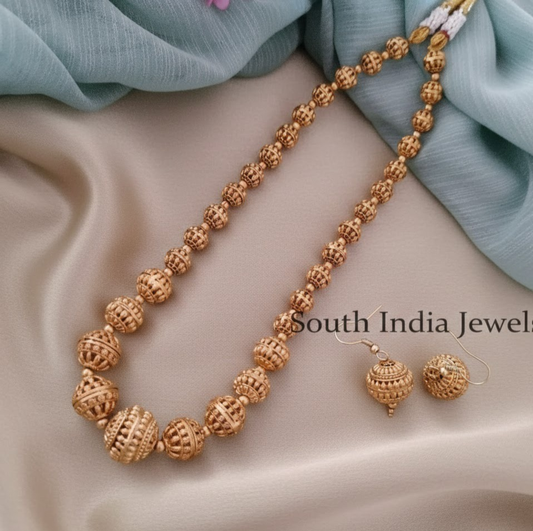 Slim lotus long chain