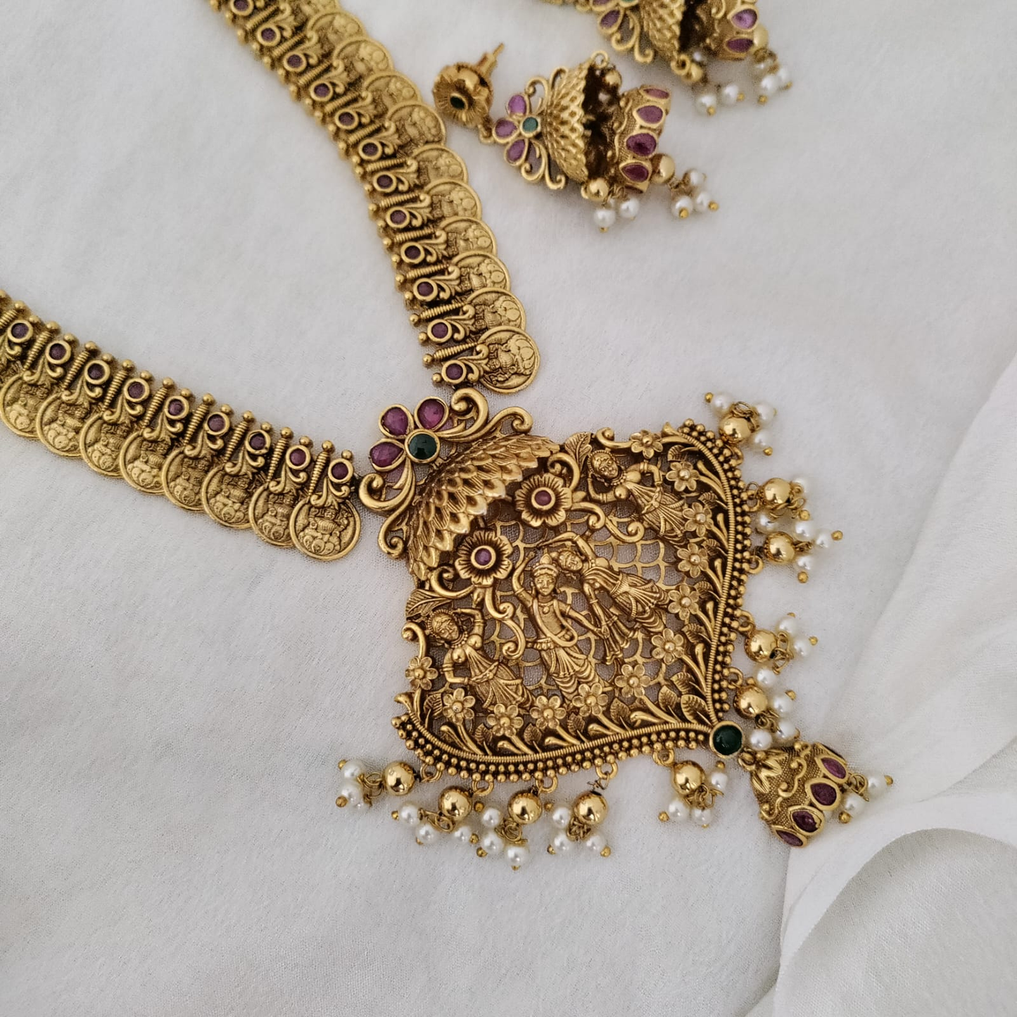 Non Idol long coin necklace