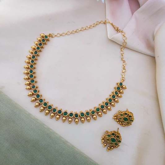 Stone studded ball necklace