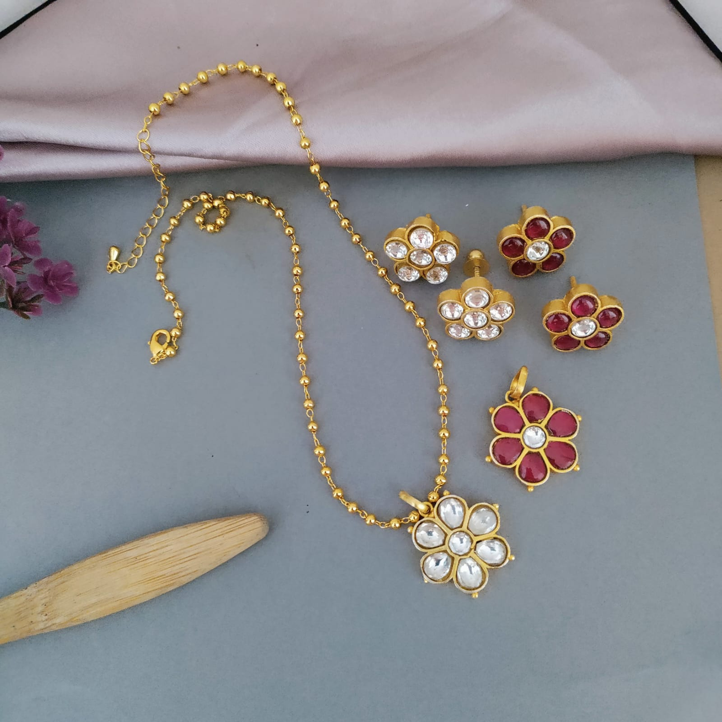 Flower stone jadau chain set
