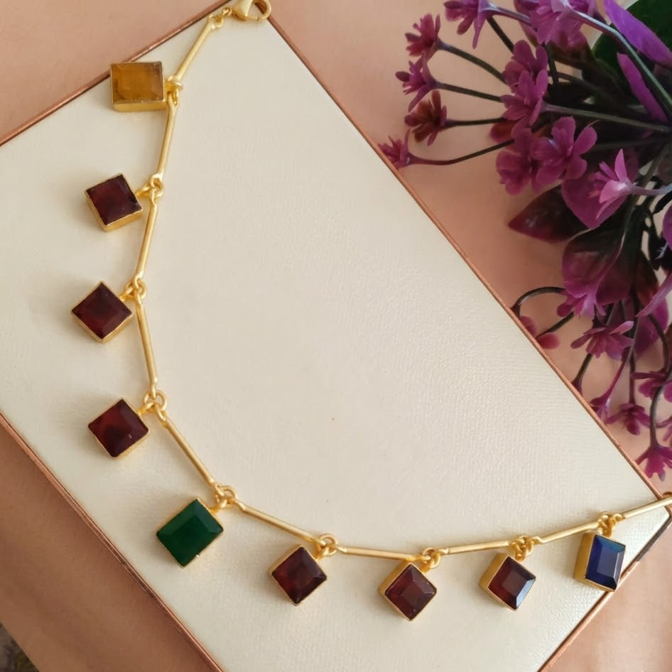 Gorgeous stone necklace set