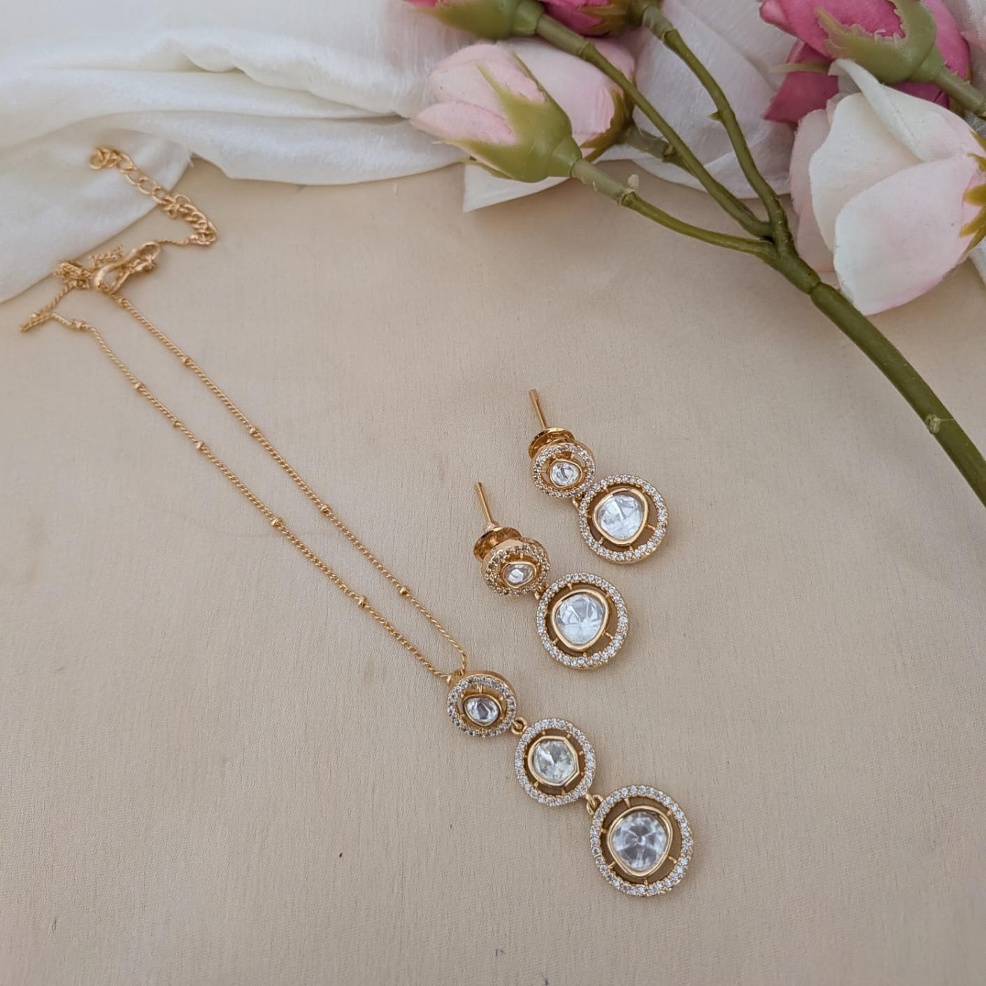 Moisannite stone pendant chain set