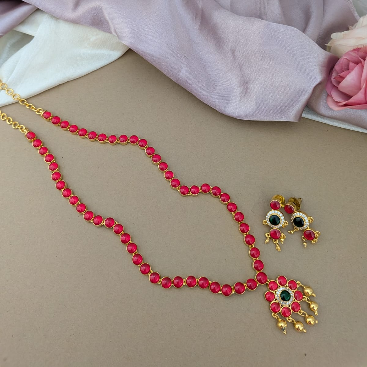 Traditional kemp long necklace