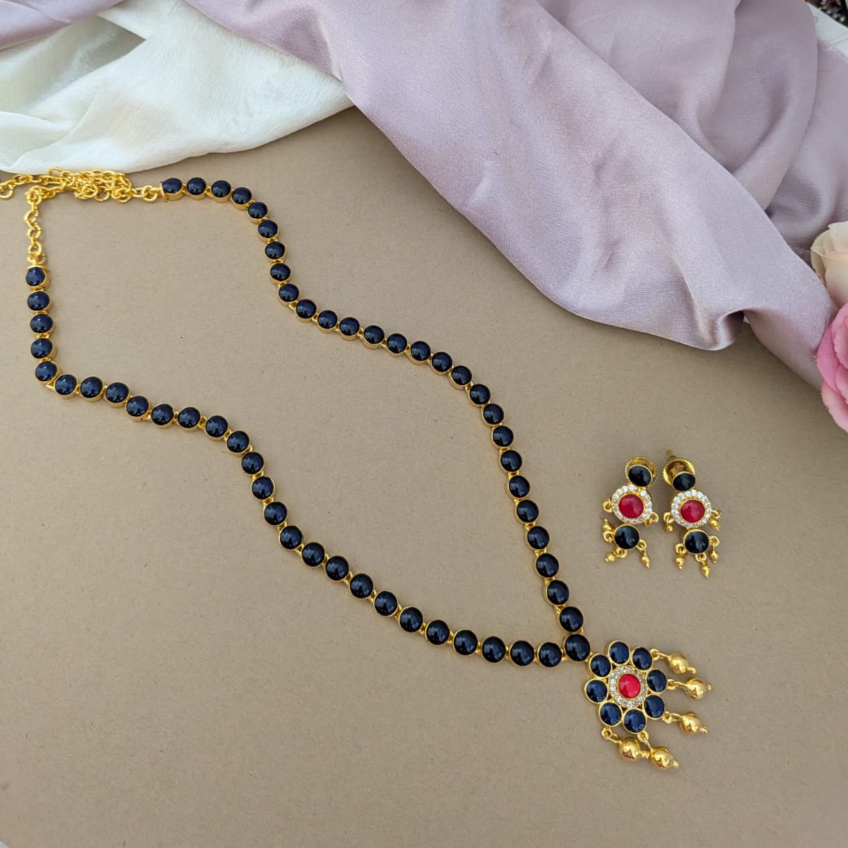 Traditional kemp long necklace