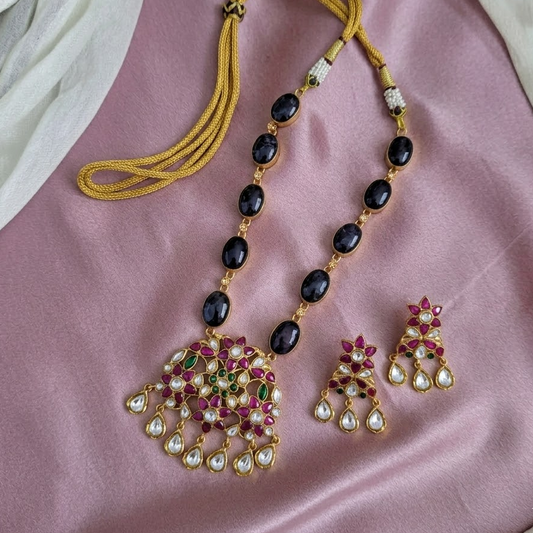 Jadau kundan flower pendant with semiprecious stone necklace