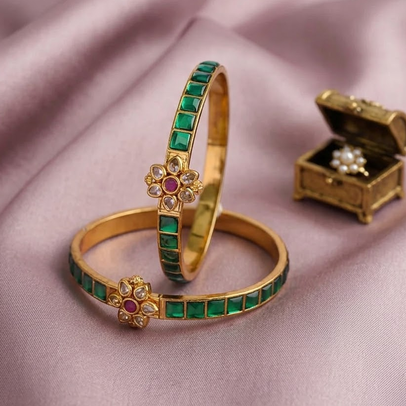Green stone bangle screw type