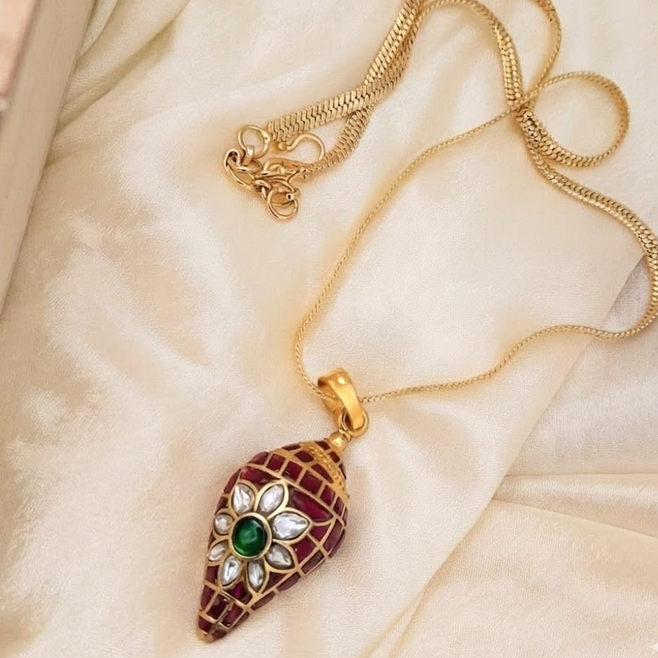 Jadau ruby stone pendant chain set