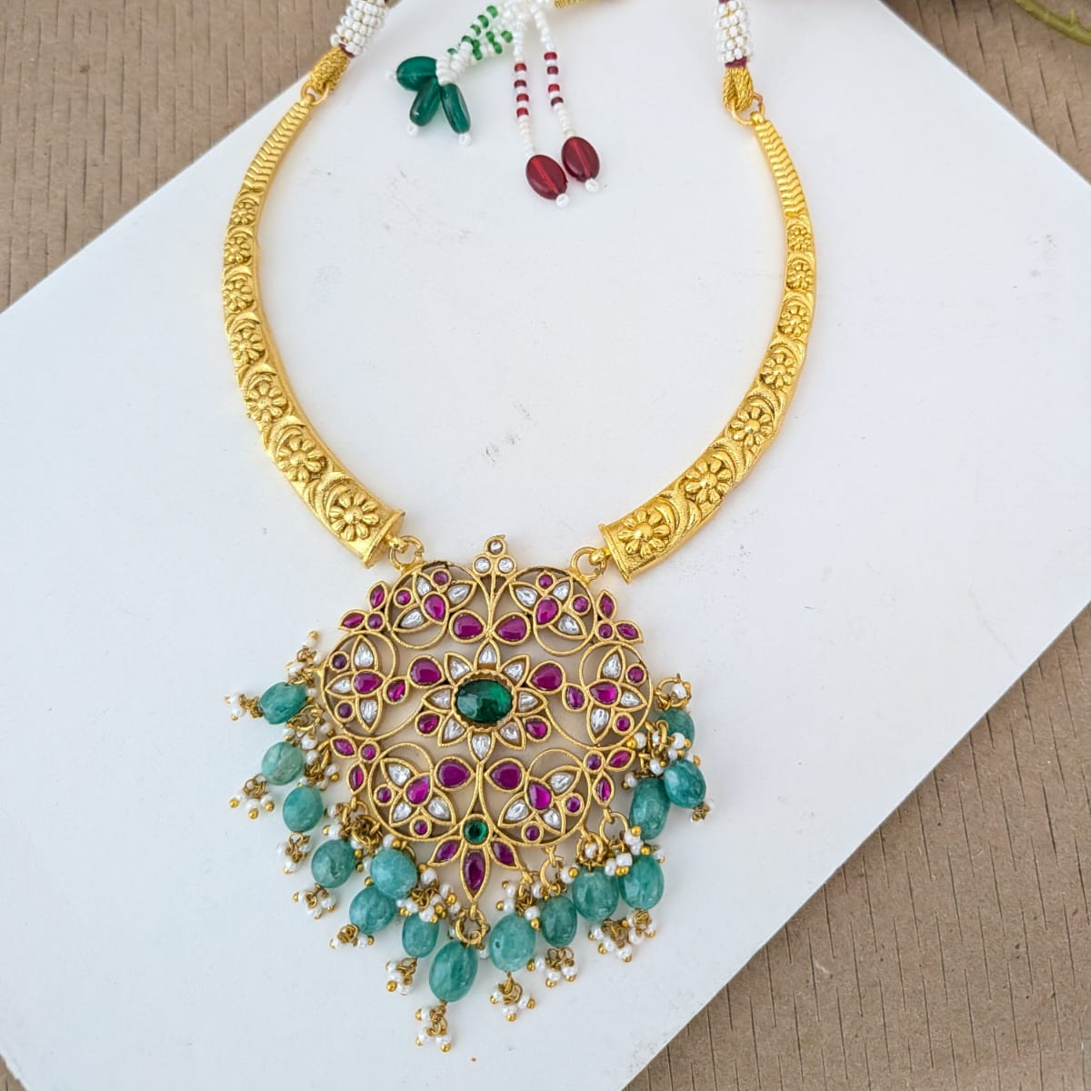 Jadau kundan  hasli