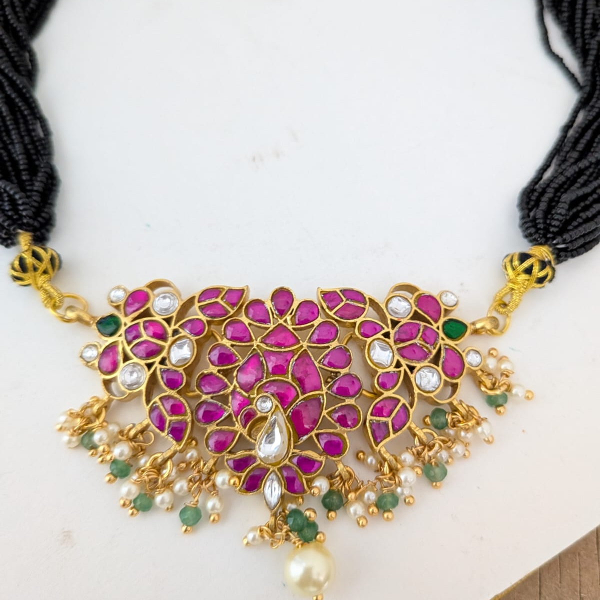 Jadau golden chocker set