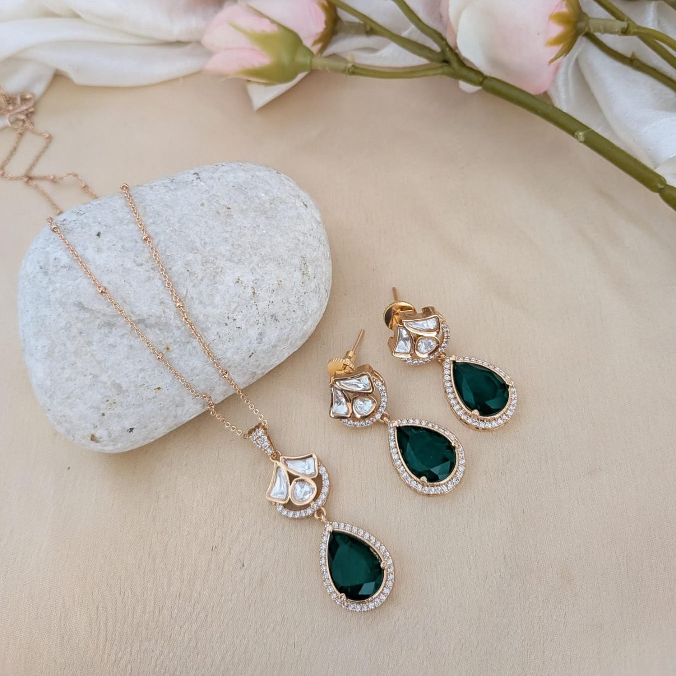 Drop green stone kundan chain