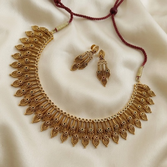 Antique gold finish drop spike shaped necklace set