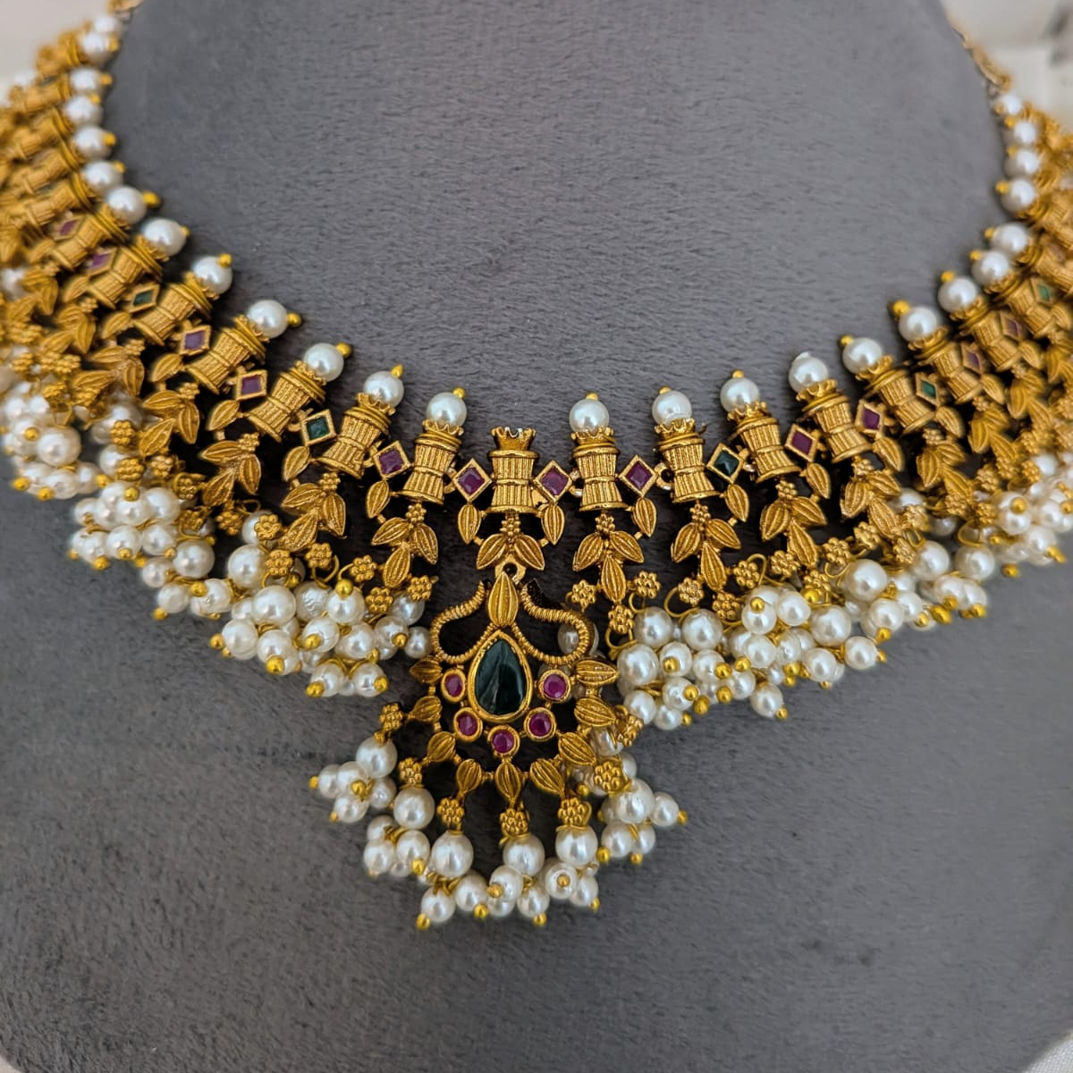 Floral guttapusulu neckace set