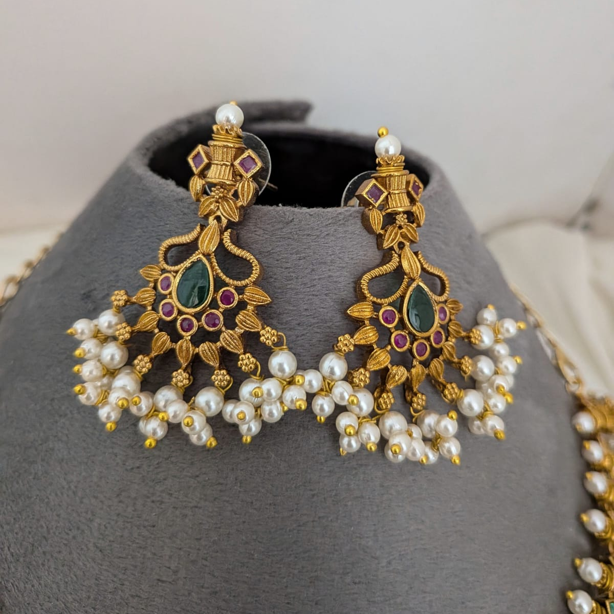 Floral guttapusulu neckace set