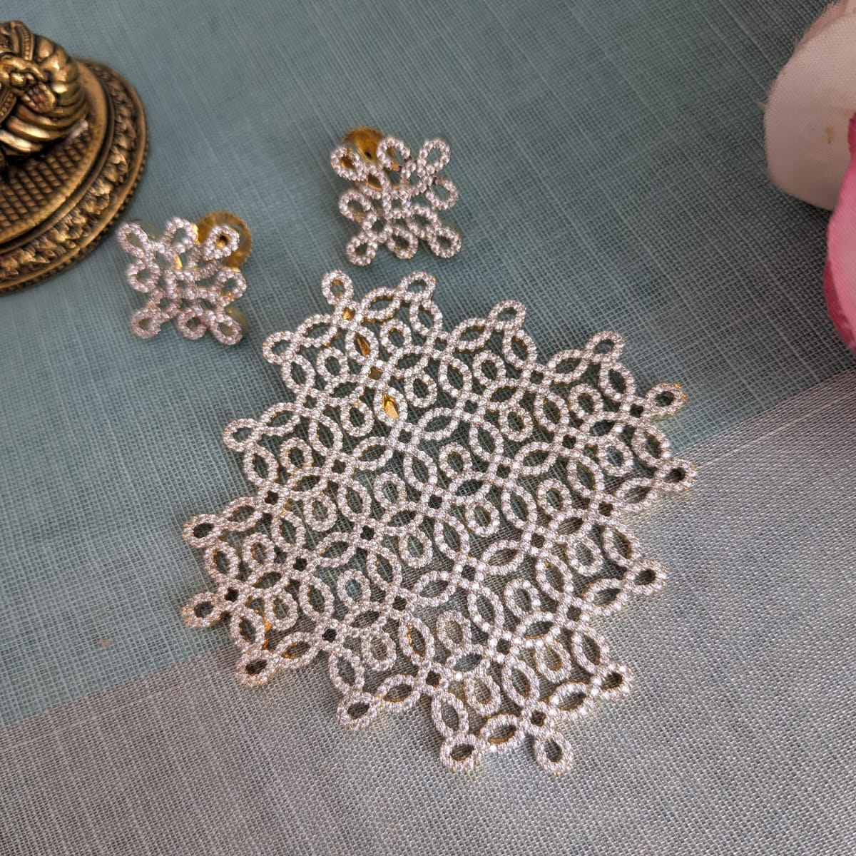 AD Kolam / Rangoli diamond look alike pendant set