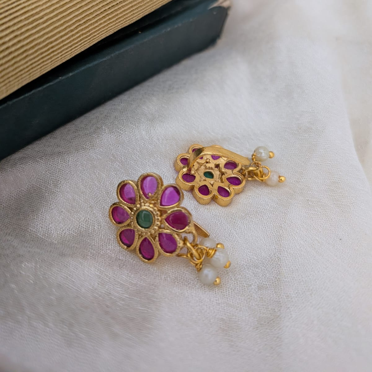 Floral design Earcuff/Bugadi