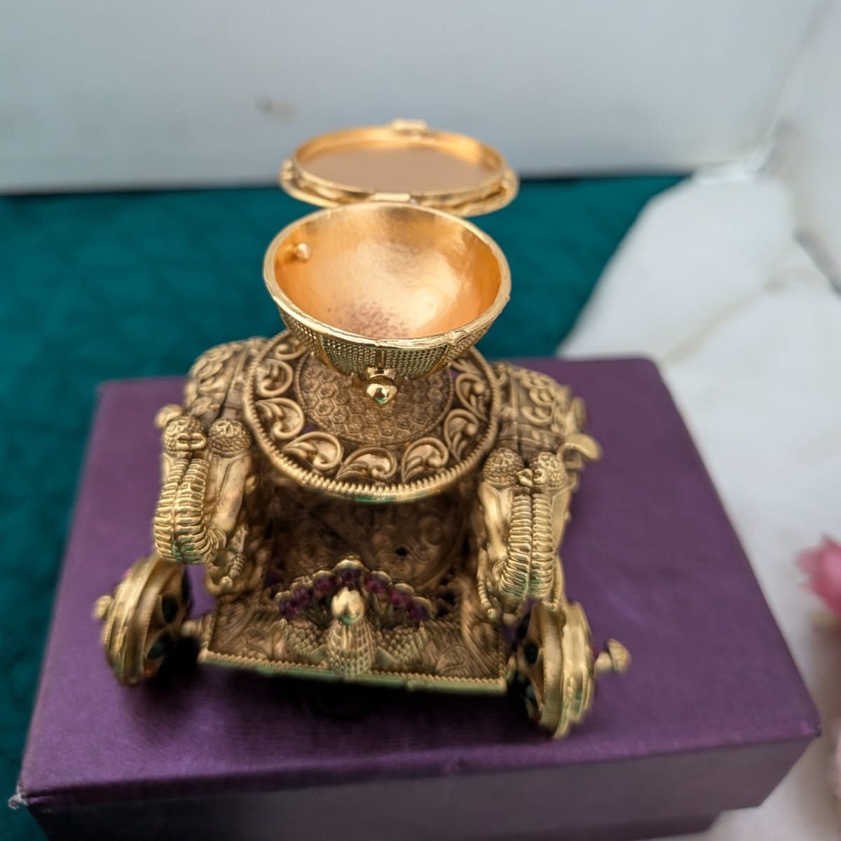 Twin elephant Rath Sindoor Box/ Kumkum with Lakshmi