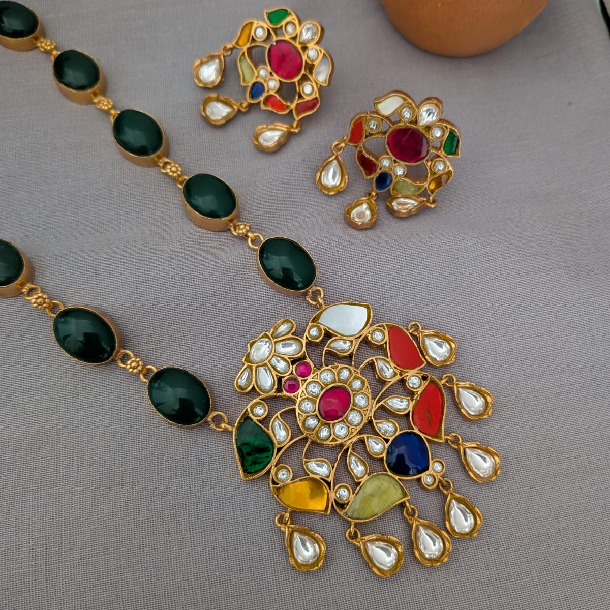 Beautiful Jadau kundan exclusive stone necklace set