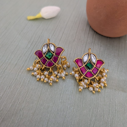 Jadau Round floral Bugadi with pearl drop Earcuff earing