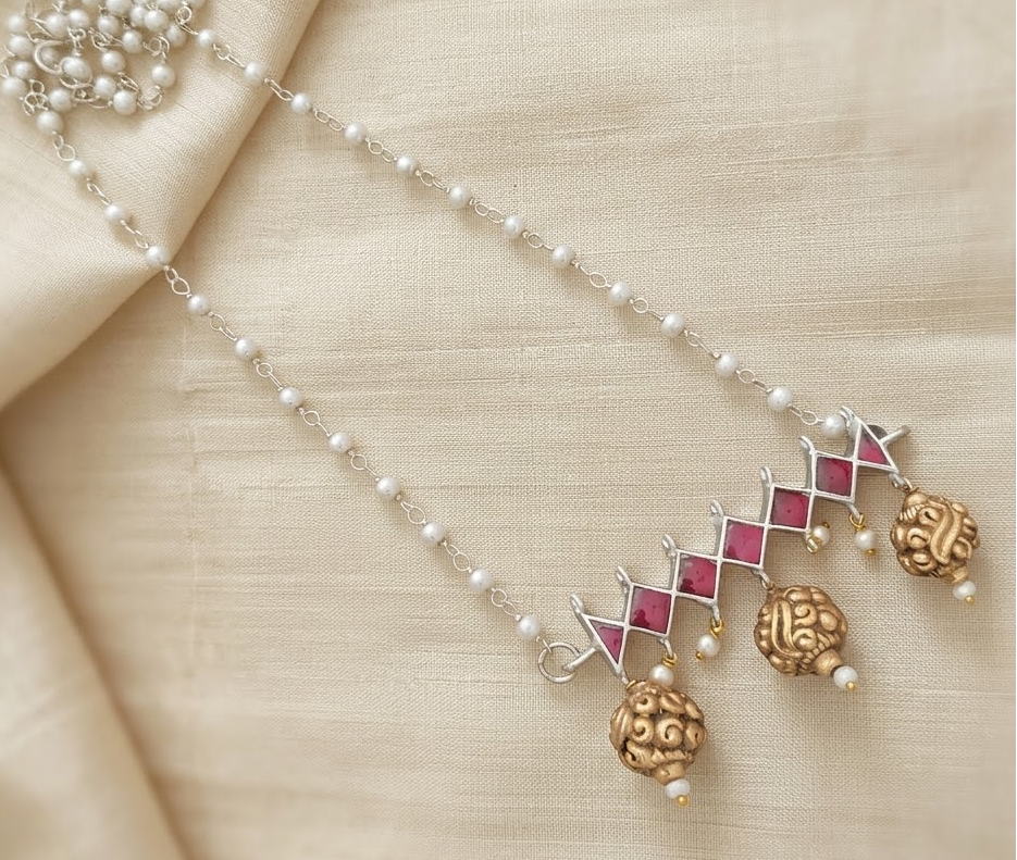 Long jadau chain