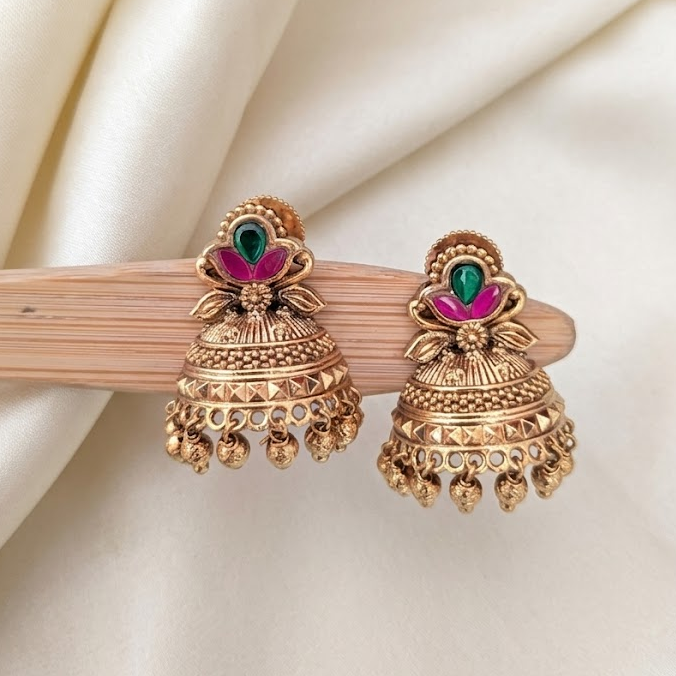 Jadau kundan half jumkha with green beads