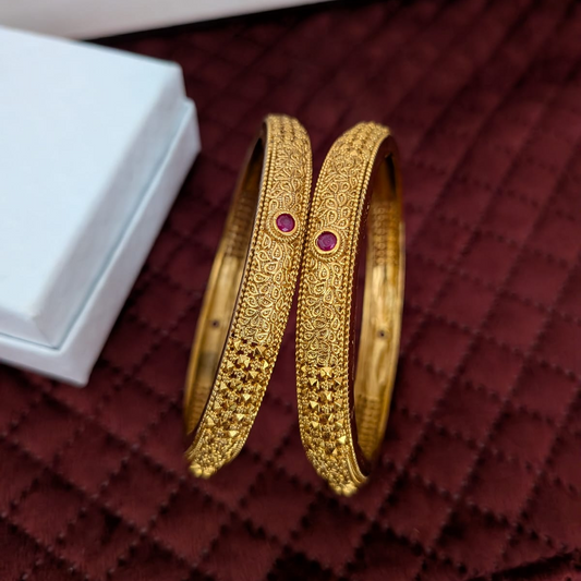 Antique gold bangle