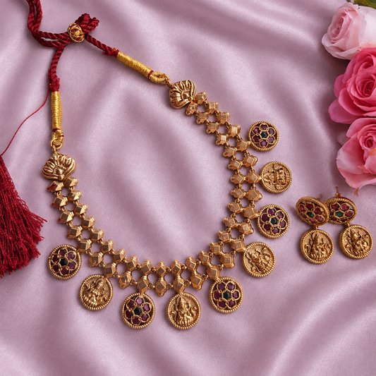 Lakshmi coin with kemp necklace