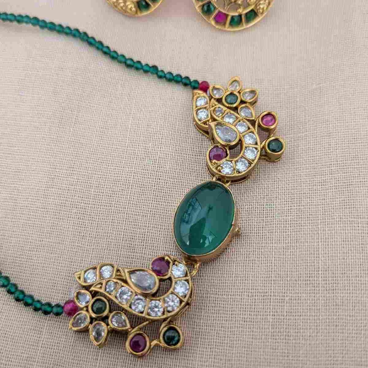 Semiprecious stone Slim choer