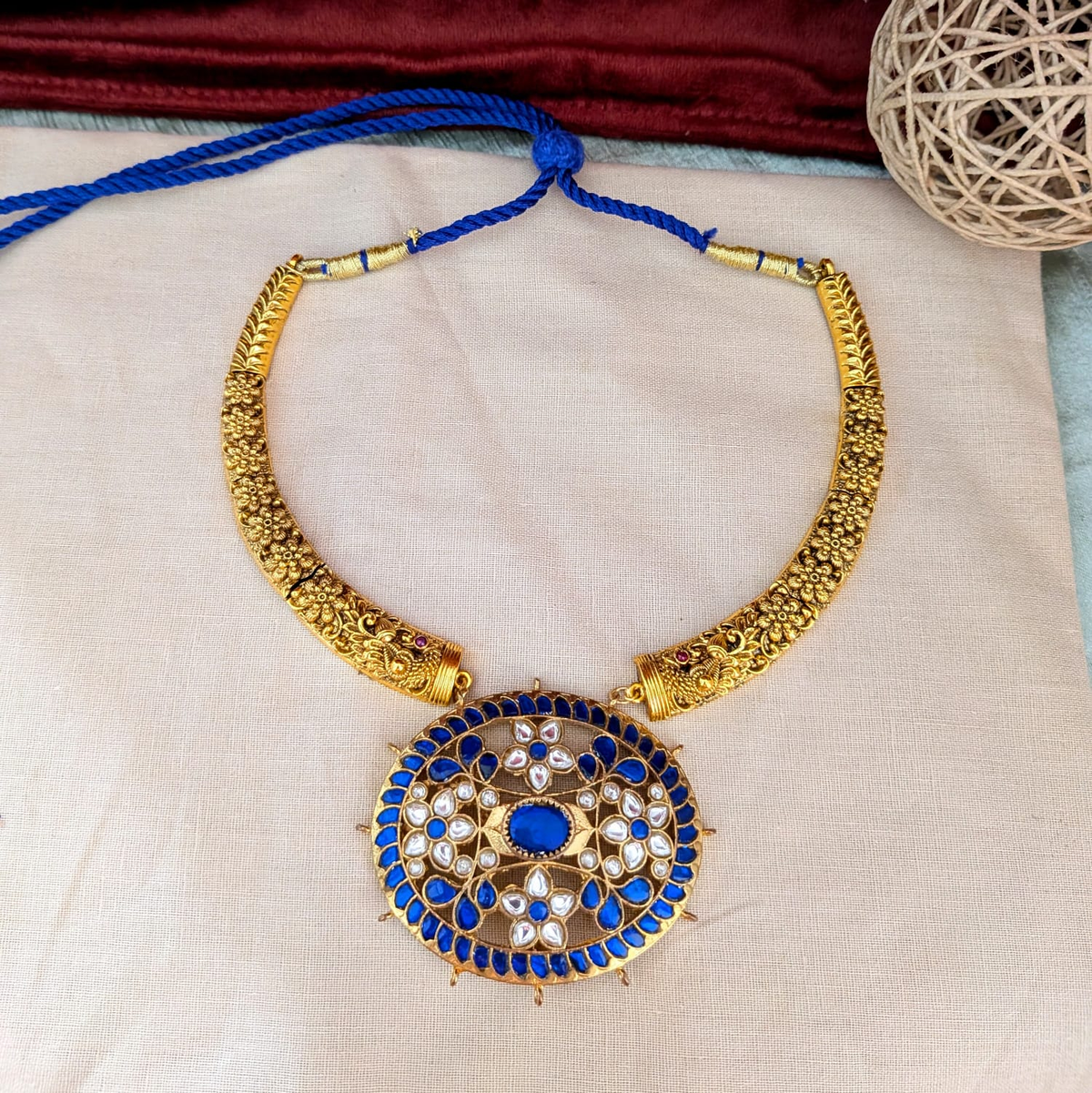 Jadau kundan Blue pendant  Hasuli Set