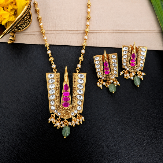 Jadau Kundan  Parumml Namamm Pendant With Earring