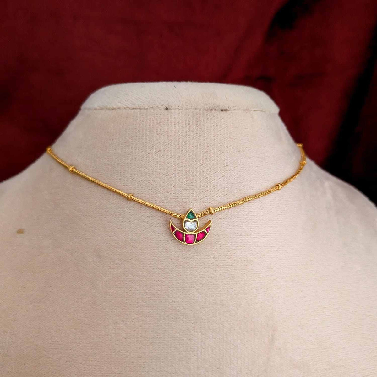 Gorgeous Invisible flower necklace set