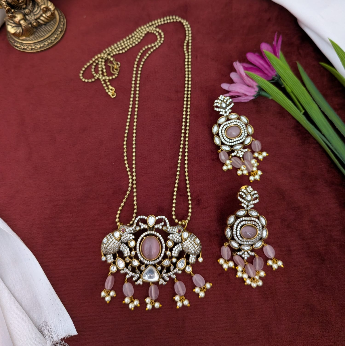 Victorian finish long chain set Pink