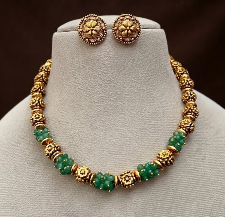 Green beaded necklace set with Antique nakshi ball