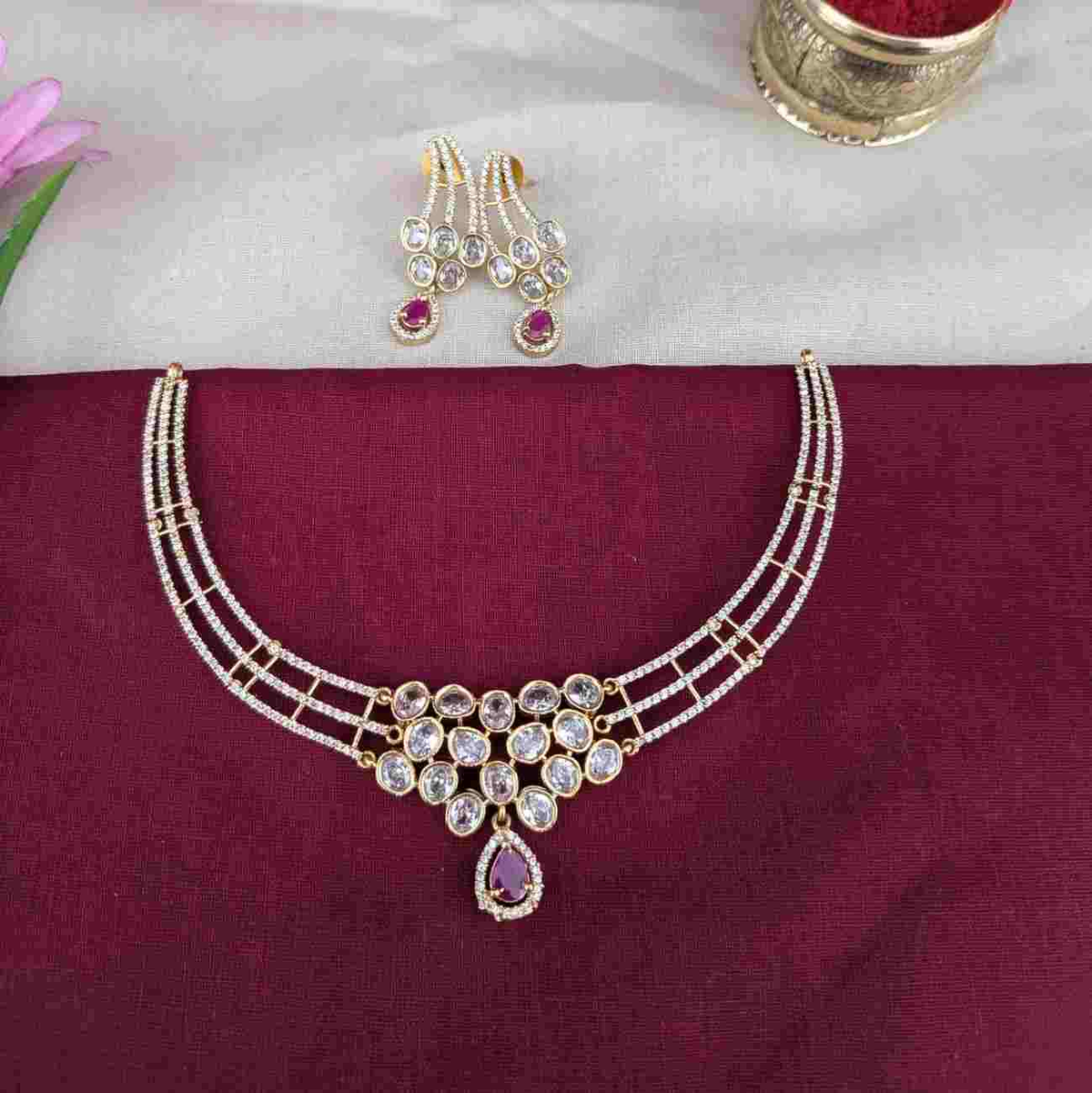 Hasli Necklace gold stone