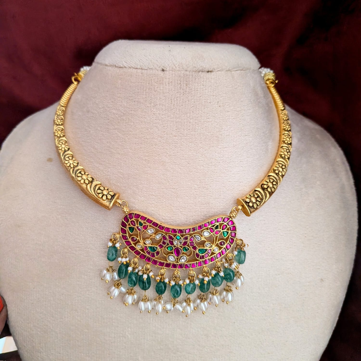Jadau kundan Pendant Hasuli  Necklace