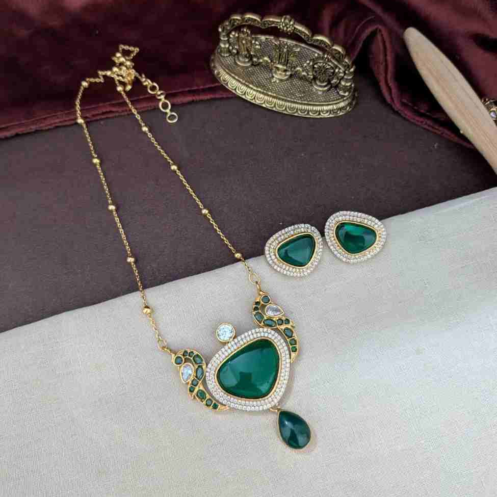 Green Drop Peacock Pendant Long Necklace