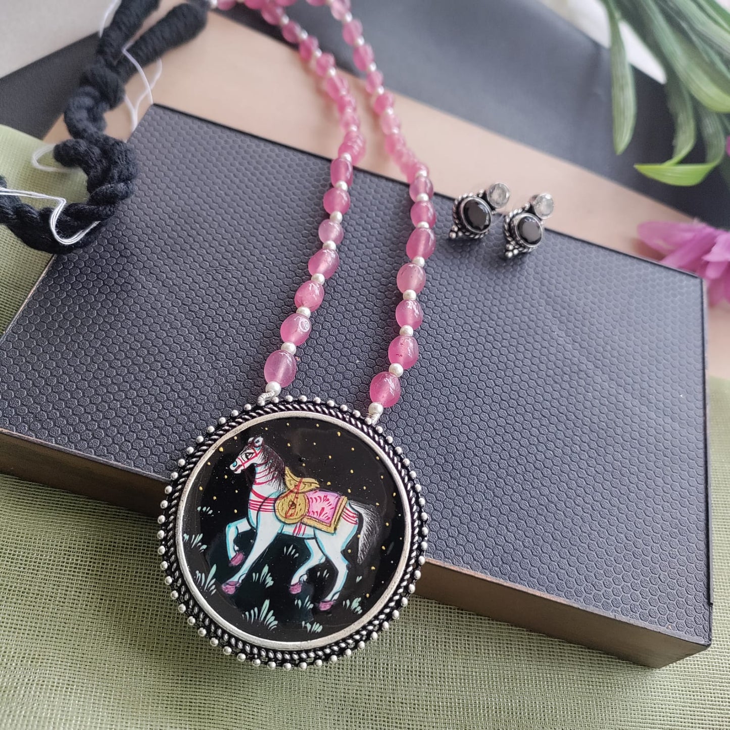 Round painted chain set