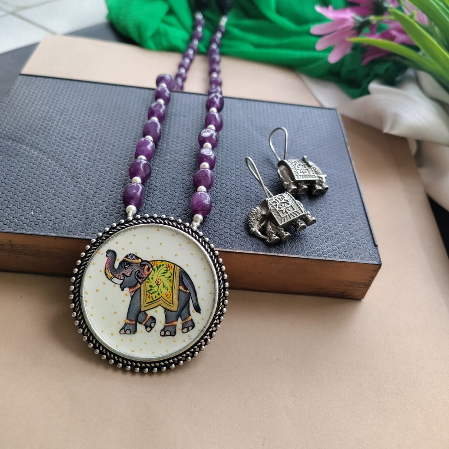 Round painted chain set
